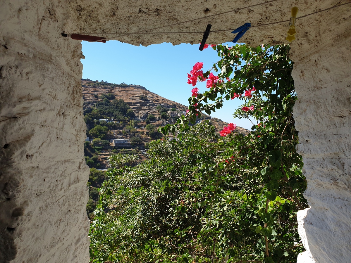 H κυκλάδα της Κέας αποκαλύπτει τις ομορφιές της